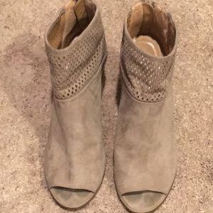 Open-toe booties, gray suede